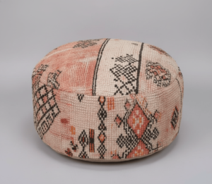 pouffe3 Poufs en Tapis Berbères Recyclés